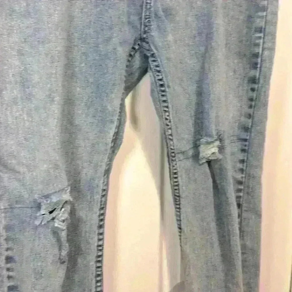 Umgee Frayed Hem Ripped Knee Jeans Distressed Crop Length Size 7 - Picture 8 of 14